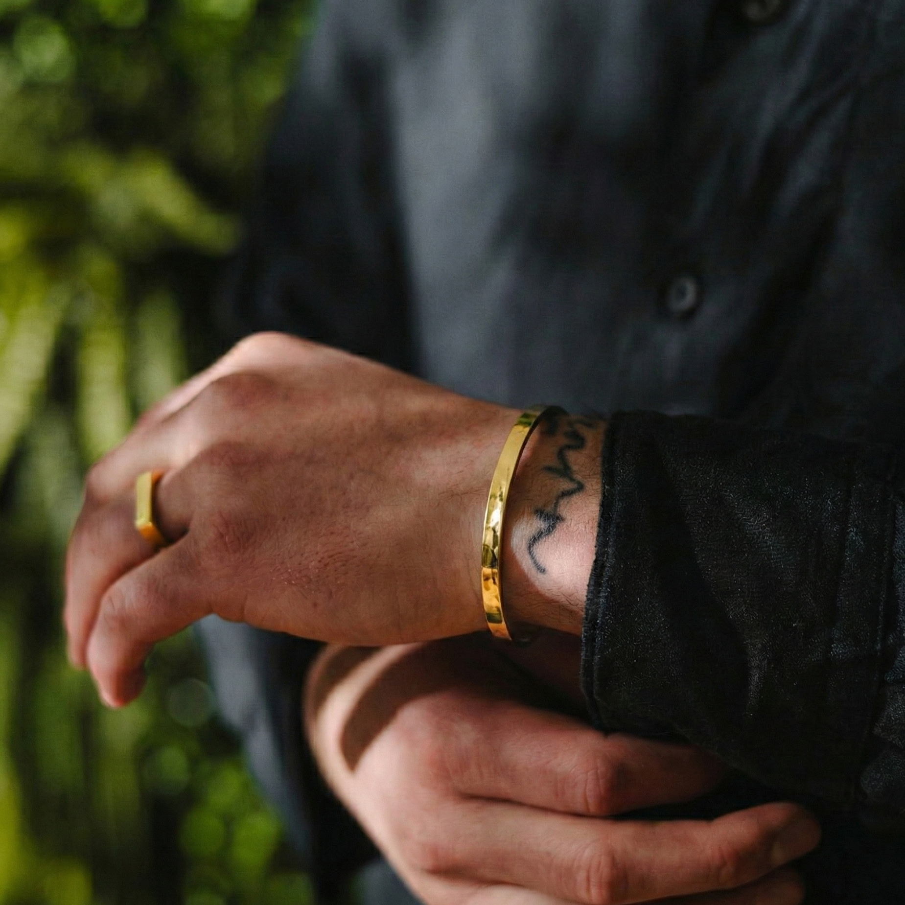 Royal Roman Cuff Classic (1 size fits all, adjustable)